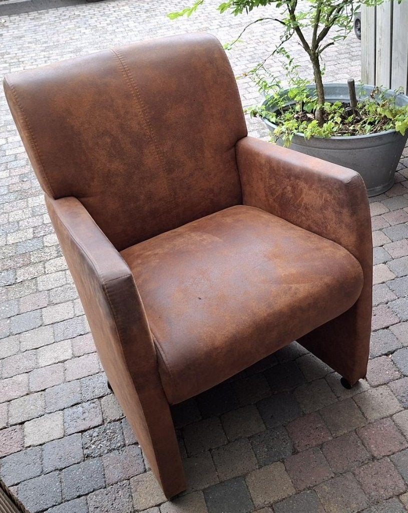 4 stoelen met armleuning op wieltjes, Ophalen, Gebruikt, Bruin, Vier