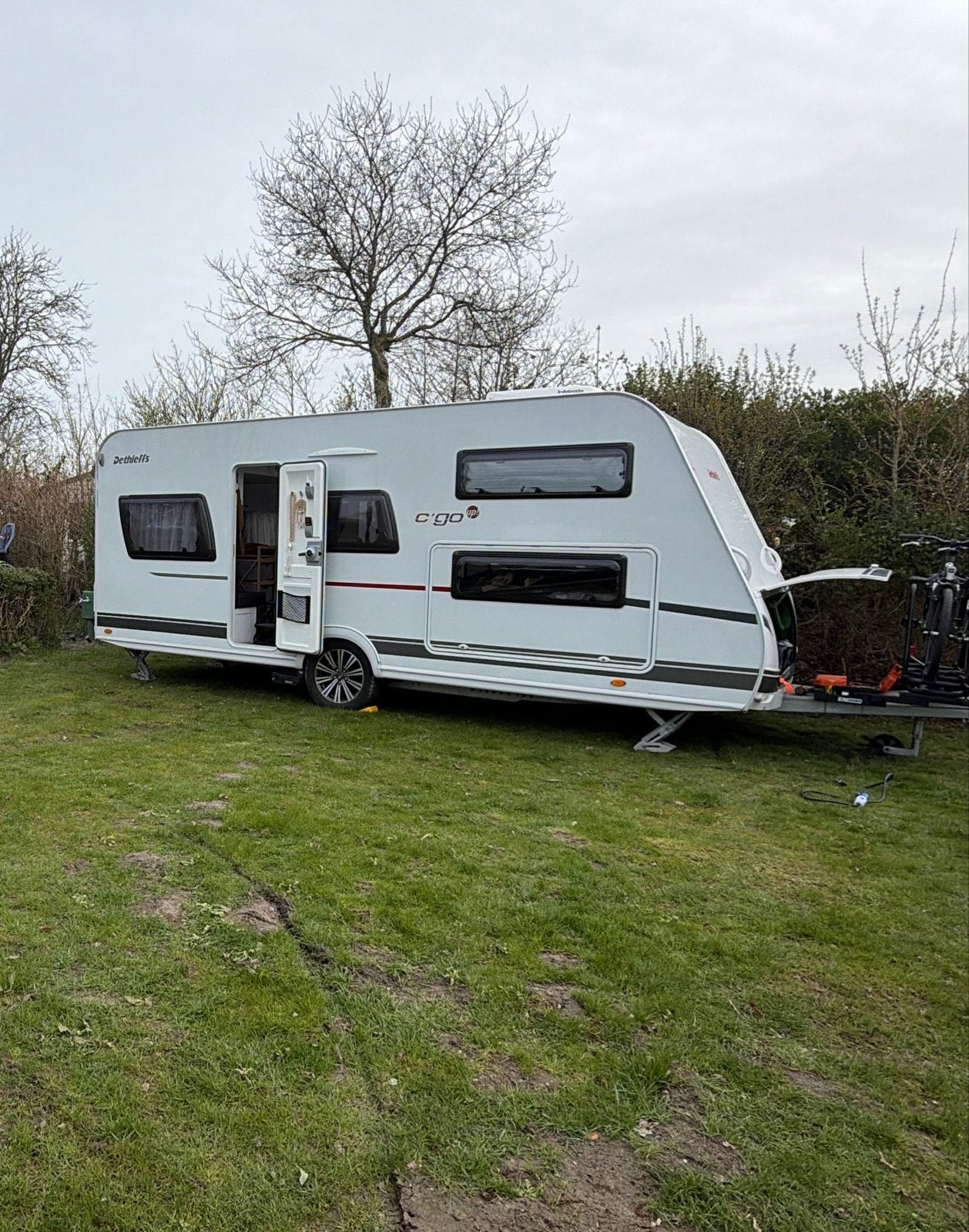 Dethleffs C'go 525KR, 7 persoons luxe gezinscaravan, Rondzit, 7 tot 8 meter, Particulier, Overige typen