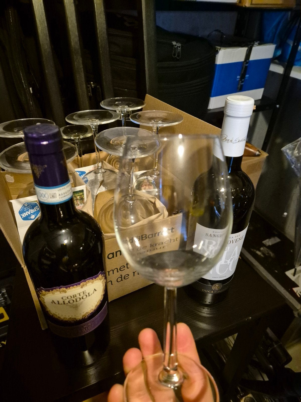 Wijnflessen en 8 wijnglazen Corte Allodola & Sangiovese, Huis en Inrichting, Ophalen, Overige typen, Nieuw, Glas
