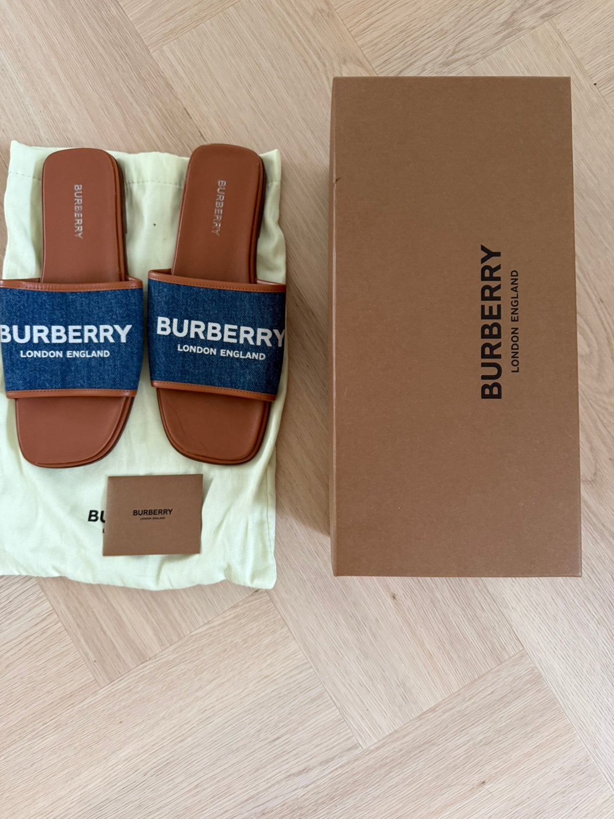 Burberry Carolyn denim flat sandals 40, Slippers, Blauw, Ophalen of Verzenden, Zo goed als nieuw