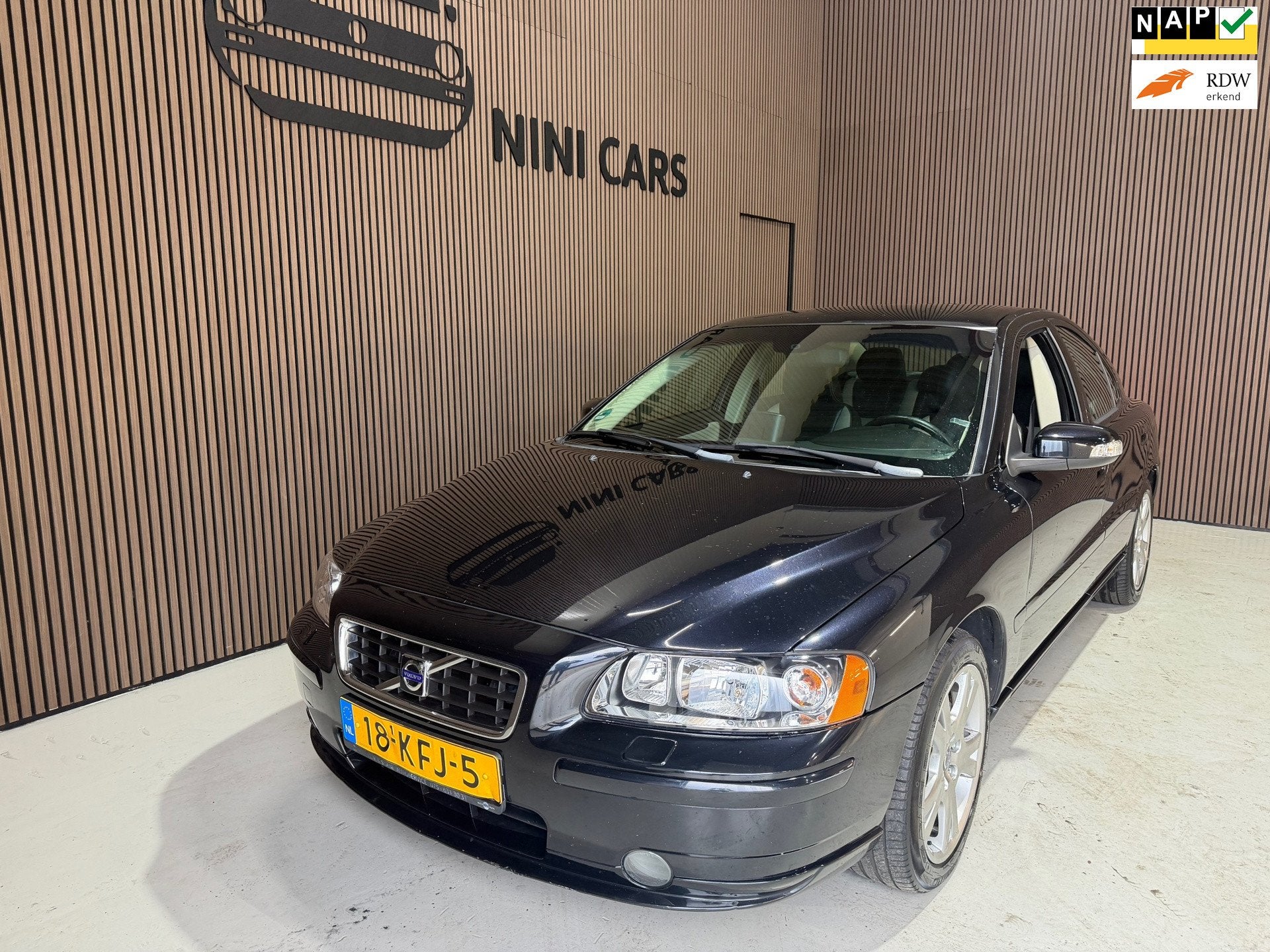 Volvo S60 2.4 Drivers Edition Zeer nette auto, Gebruikt, S60, Zwart, 2435 cc