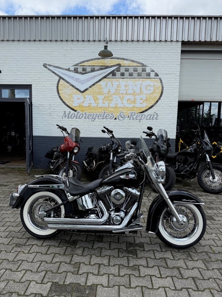 Softail Deluxe FLSTN NL motor en 1e eigenaar!!, 2 cilinders, Occasion, Bedrijf, Meer dan 35 kW