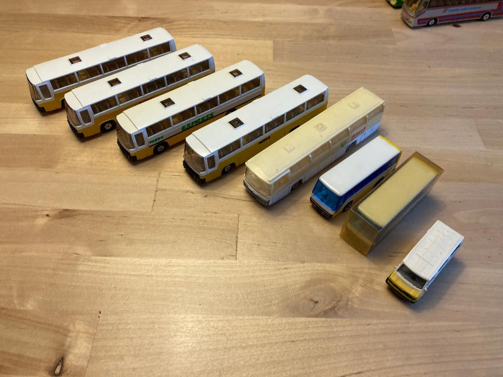 1/87 NZH  en ZWN bussen (goede kwaliteit), Hobby en Vrije tijd, Ophalen of Verzenden, Zo goed als nieuw, Bus of Vrachtwagen, Overige merken