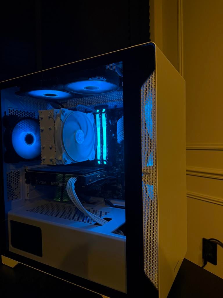 White Gaming PC / Computer Self-Built, Ophalen, Zo goed als nieuw, Gaming, SSD