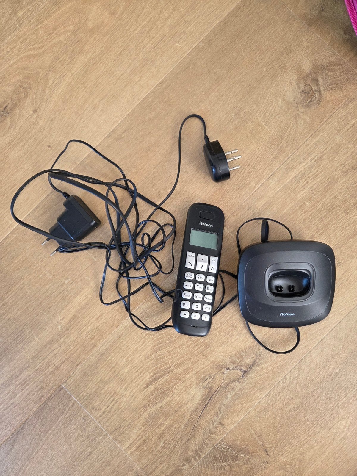 Profoon telefoon met lader - Zo goed als nieuw, Ophalen of Verzenden, Zo goed als nieuw, 1 handset