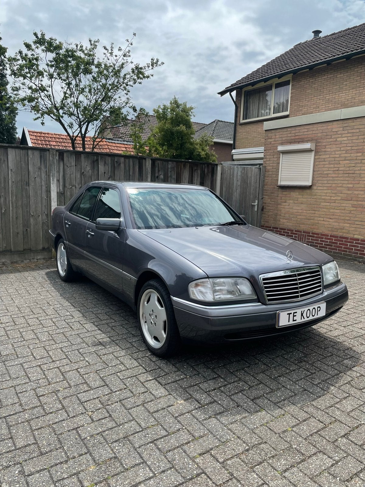 Zeer mooie Mercedes Benz C klasse Elegance slechts 25.000KM!, Zwart, 4 cilinders, 1799 cc, 122 pk