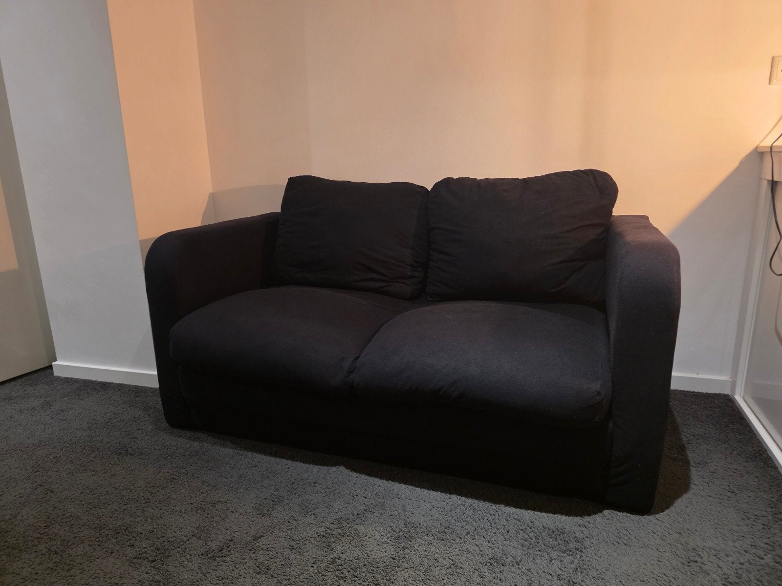 Nette zwarte slaapbank - Gratis af te halen in Dalfsen, Ophalen, Tweepersoons, 140 cm