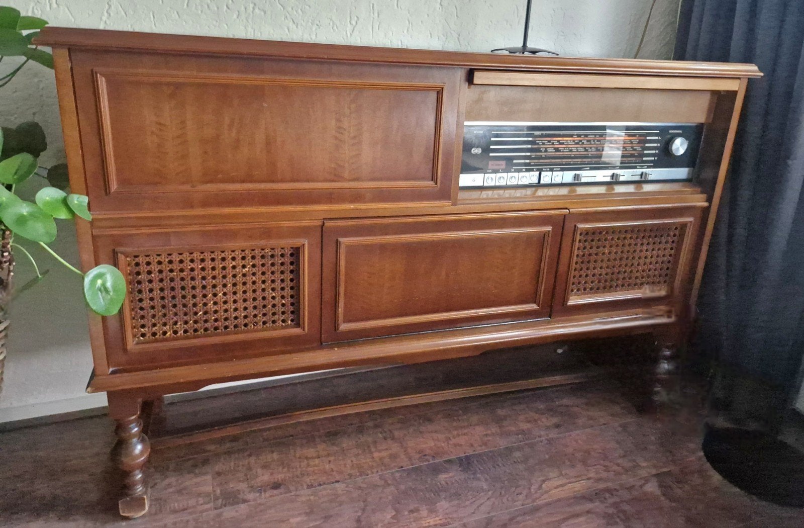 Vintage Radiomeubel met Philips Platenspeler, Antiek en Kunst, Ophalen