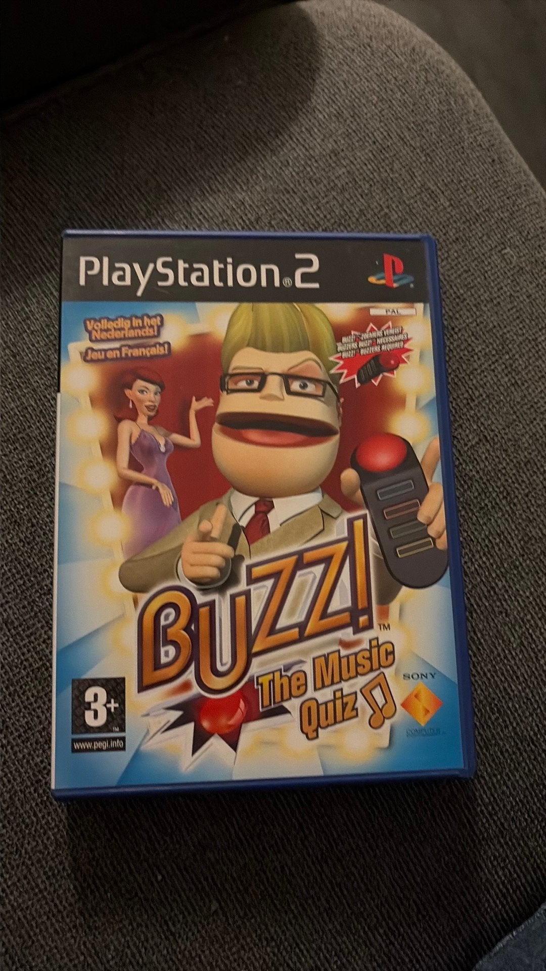 PS2 BUZZ The Music Quiz, Muziek, Ophalen of Verzenden, Zo goed als nieuw, 3 spelers of meer