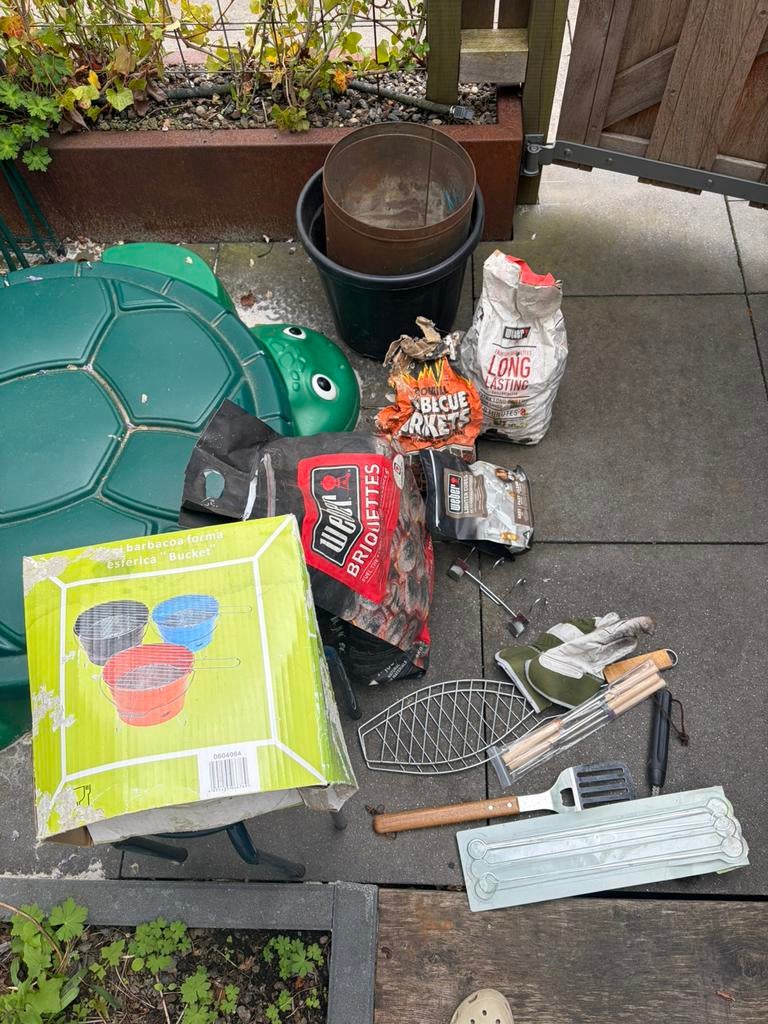 Mini bbq + kolen en accessoires, Ophalen, Gebruikt