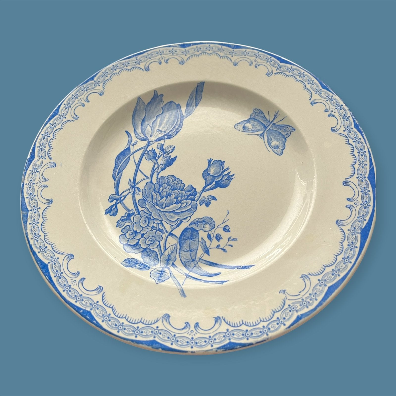 Antiek faience blauw wit bord floral+insect Gien France, Antiek en Kunst, Antiek | Servies los, Verzenden