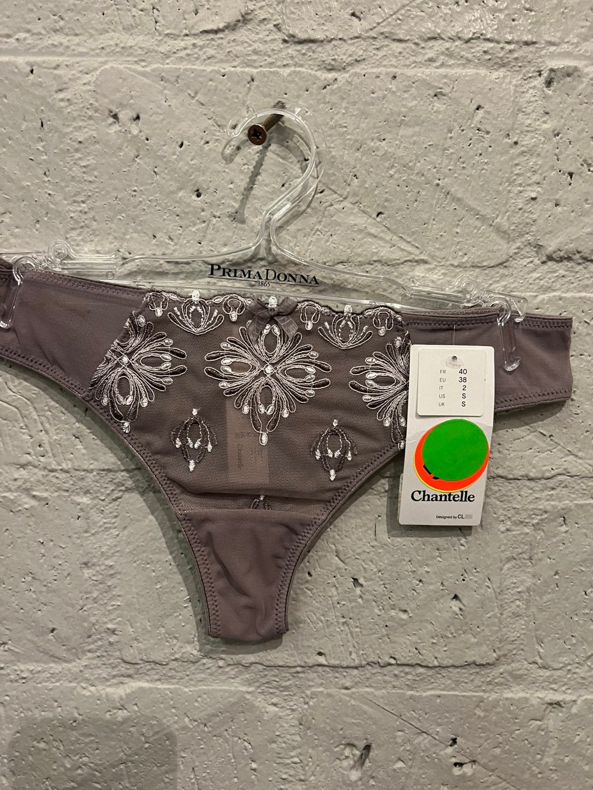 Chantelle string maat 38 NIEUW!! Nu €10,-, Ophalen of Verzenden, String