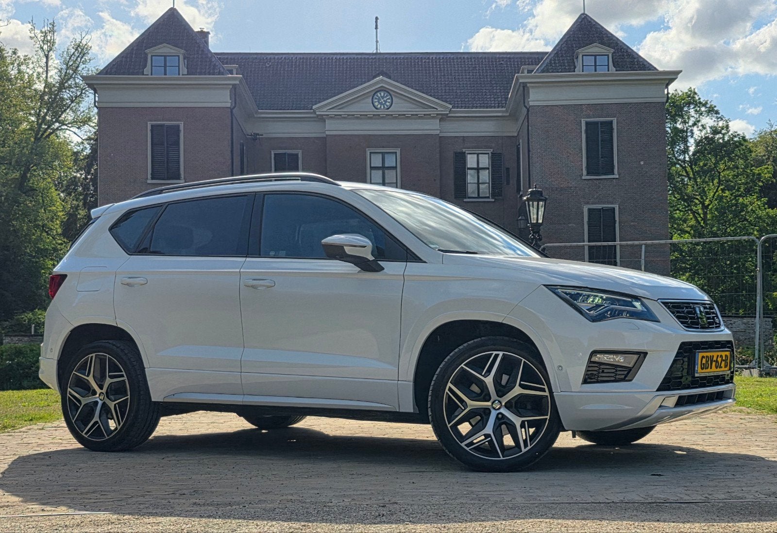 Keurige Seat Ateca 1.5 TSI FR Beats Dealer Oh. 2018 Bearlock, Auto's, Seat, Voorwielaandrijving, 1498 cc, 4 cilinders, Ateca
