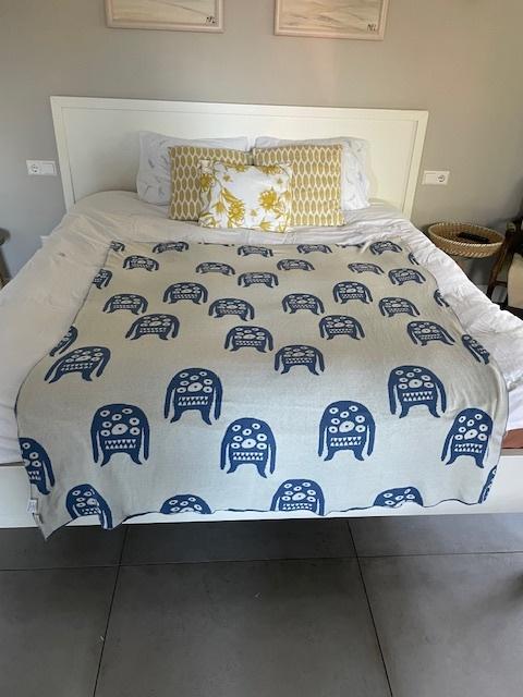 Prachtige katoenen kinder deken. Monster print. Sissy Boy., Ophalen, Zo goed als nieuw, 100 cm of meer, Deken
