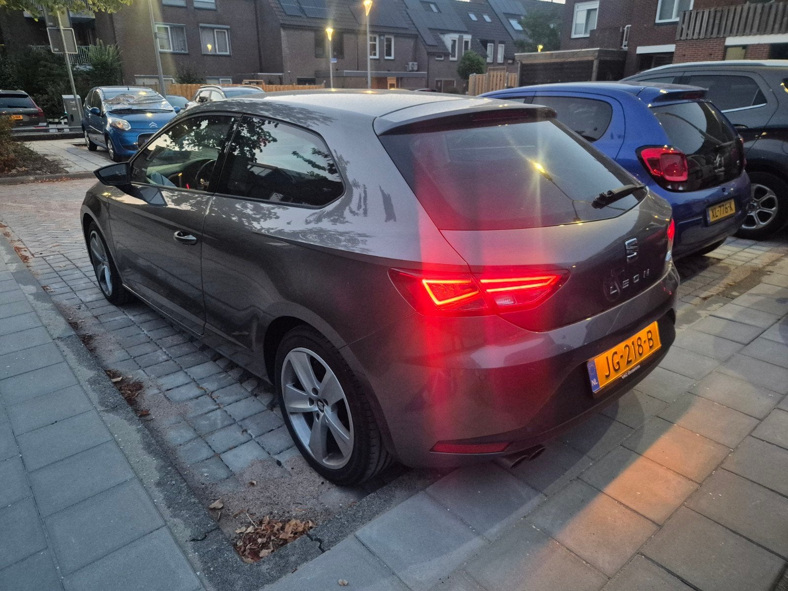 Seat Leon 1.4 Ecotsi FR 150pk Dsg7 Erg zuinig en Betrouwbaar, Auto's, Seat, Lichtsensor, Zwart, 4 cilinders, Leon