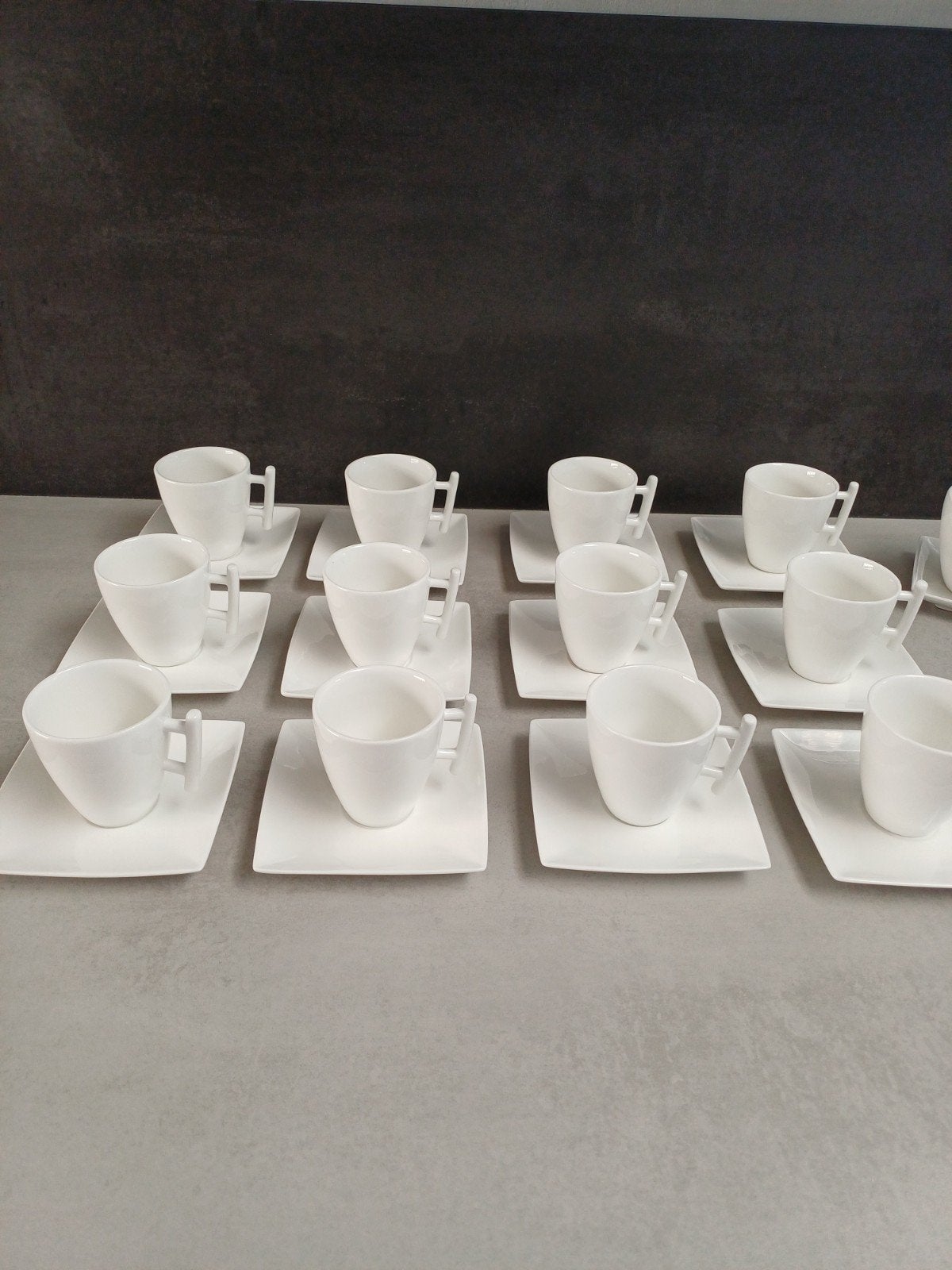 Wit koffieservies, Ophalen, Zo goed als nieuw, Overige merken, Modern