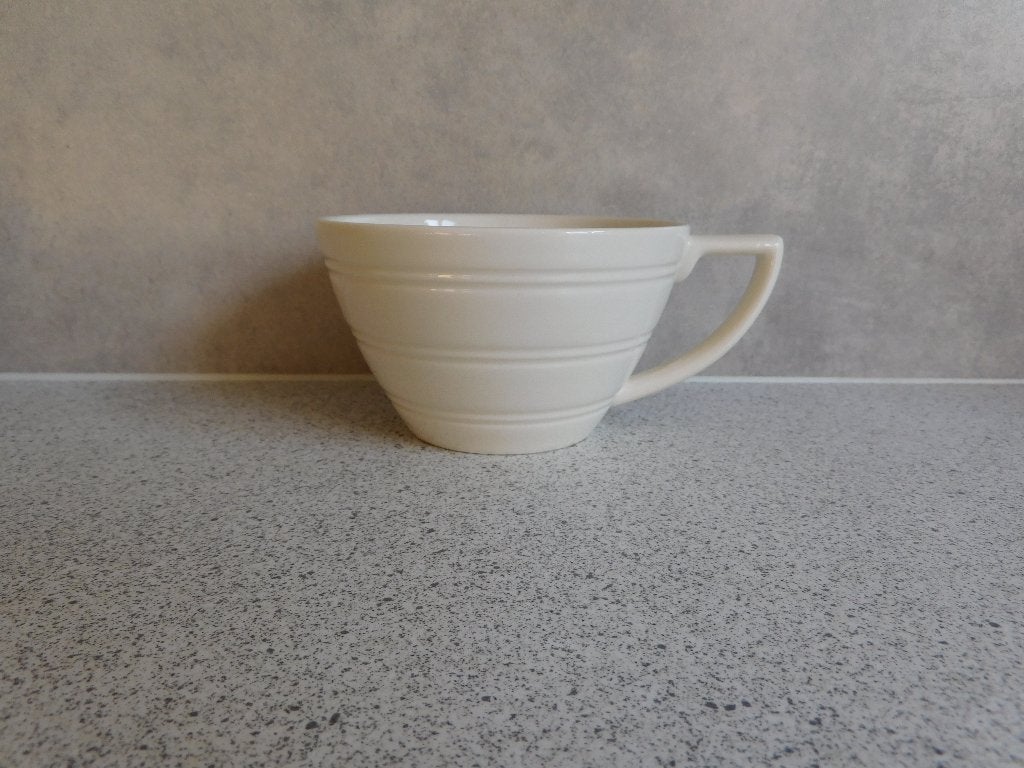 Kop 300 ml. 11x7,5 cm. Crème Jasper Conran Wedgwood, Ophalen of Verzenden, Zo goed als nieuw, Overige stijlen, Kop(pen) en/of Schotel(s)