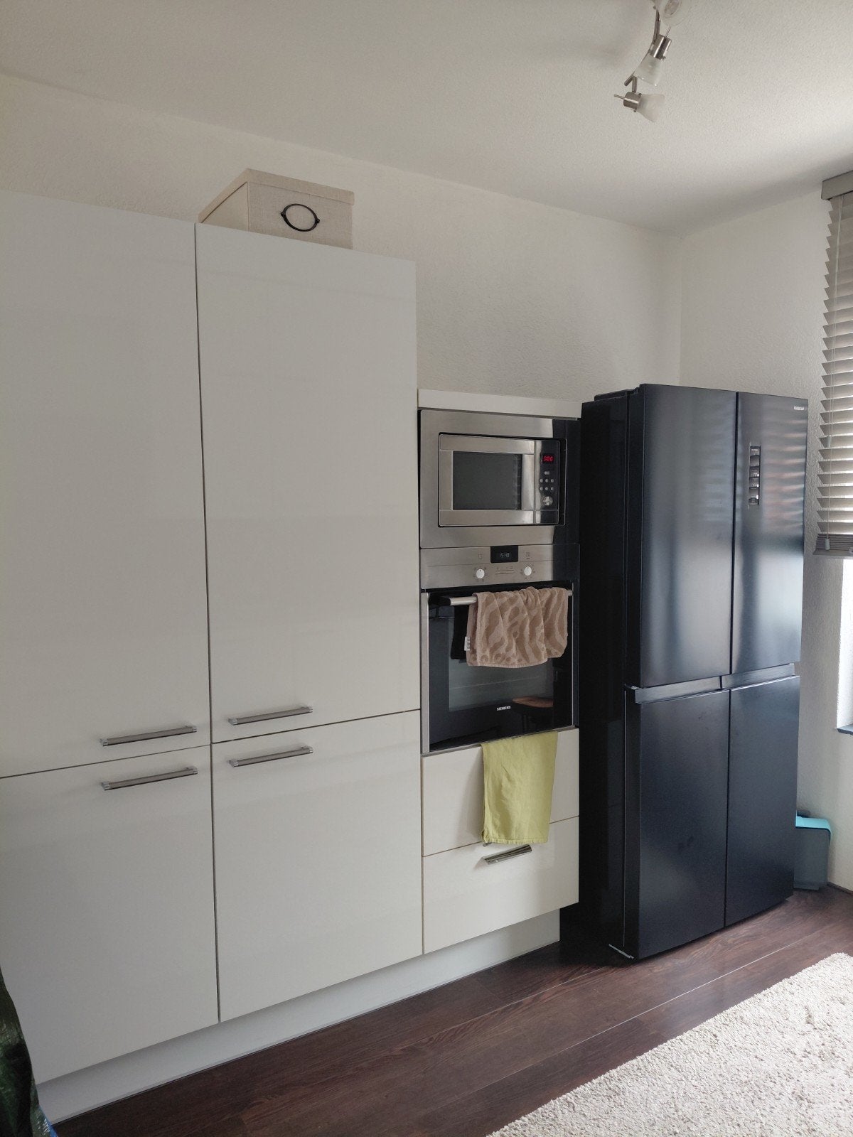 Keuken inclusief inbouwapparatuur, Ophalen, Gebruikt, Wit, Graniet of Steen