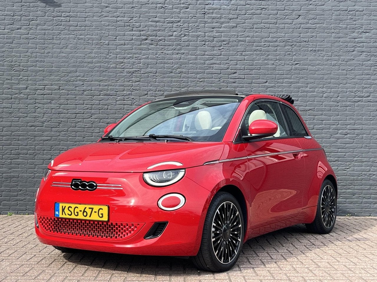 Fiat 500C La Prima 42 kWh SOH 95,6% | Stoelverwarming | Cabr, Auto's, Automaat, Gebruikt, 118 pk, Cabriolet