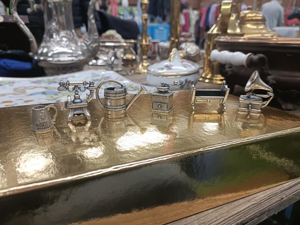 Miniatuur verzameling: 6 gedetailleerde tinnen objecten, Ophalen of Verzenden, Zilver