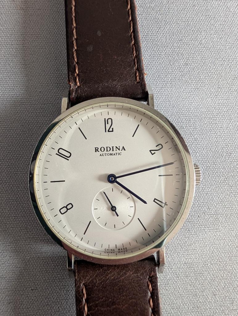 Automatisch horloge Rodina R005 Bauhaus Nomos hommage, Leer, Staal, Polshorloge, Zo goed als nieuw