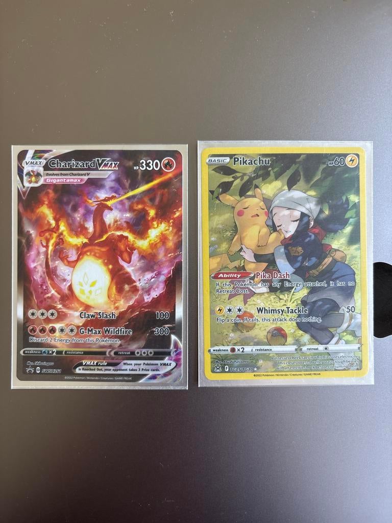 Pokémon Kaarten: Charizard VMAX & Pikachu TG05/TG30, Ophalen of Verzenden, Zo goed als nieuw, Meerdere kaarten