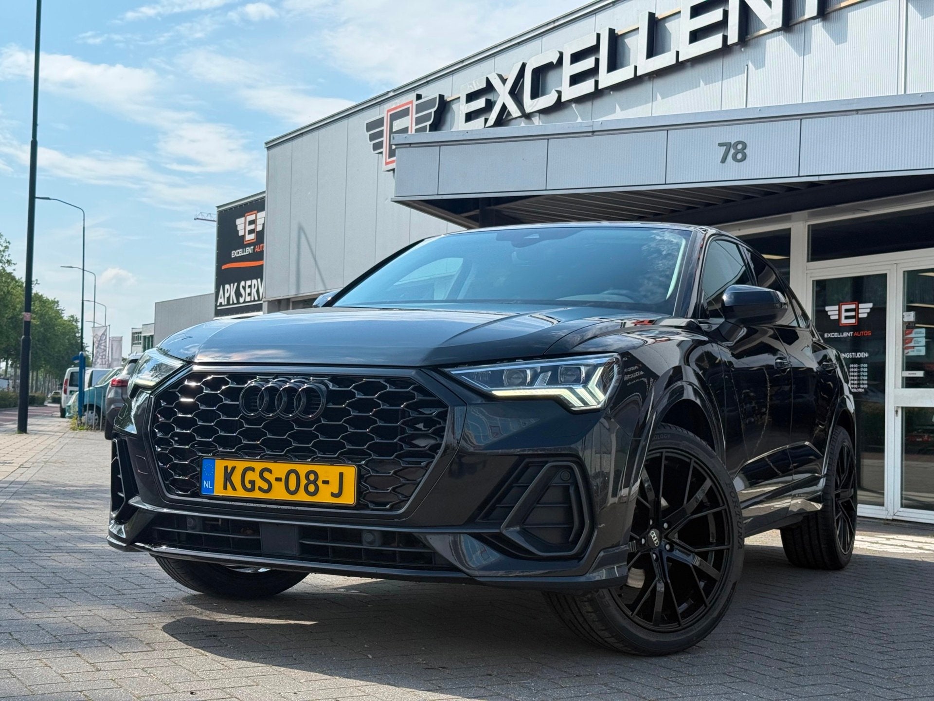 Audi Q3 Sportback 35 TFSI Business | Black Edition, Dealer onderhouden, Zwart, 4 cilinders, 150 pk