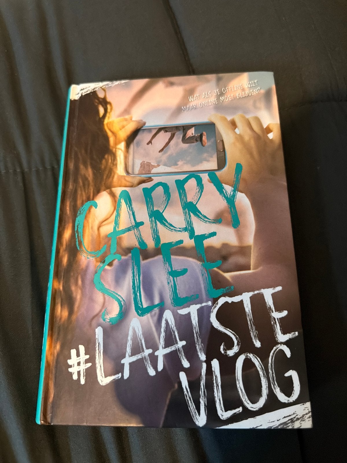 Carry Slee - #Laatste Vlog (Gesigneerd), Ophalen of Verzenden, Zo goed als nieuw, Fictie