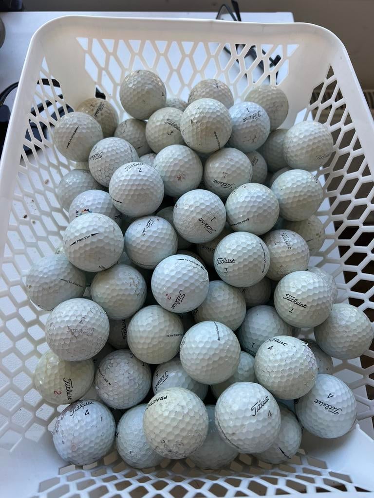 100 Prov1(x) golfballen c grade, Sport en Fitness, Golf, Ophalen of Verzenden, Zo goed als nieuw, Bal(len)