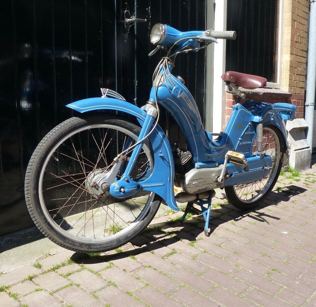 Victoria Vicky IV, geel actief kenteken., Maximaal 45 km/u, 49 cc, 2 versnellingen, Ophalen