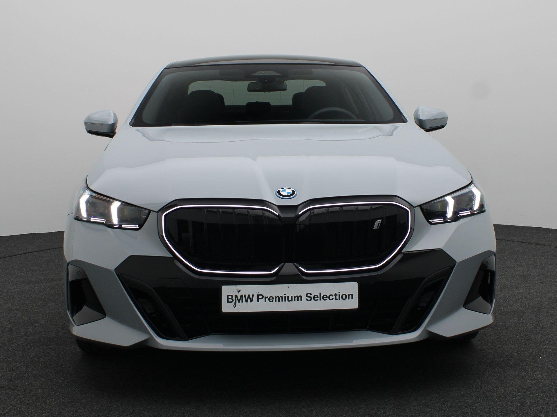 BMW i5 eDrive40 M Sport Edition | Innovation Pack | Travel P, Automaat, 2095 kg, Gebruikt, Zwart