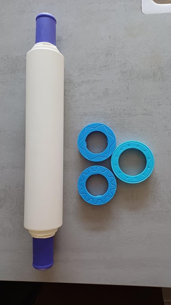 Tupperware deegroller met uitsteekvormpjes, Huis en Inrichting, Keuken | Tupperware, Ophalen, Gebruikt, Blauw, Overige typen