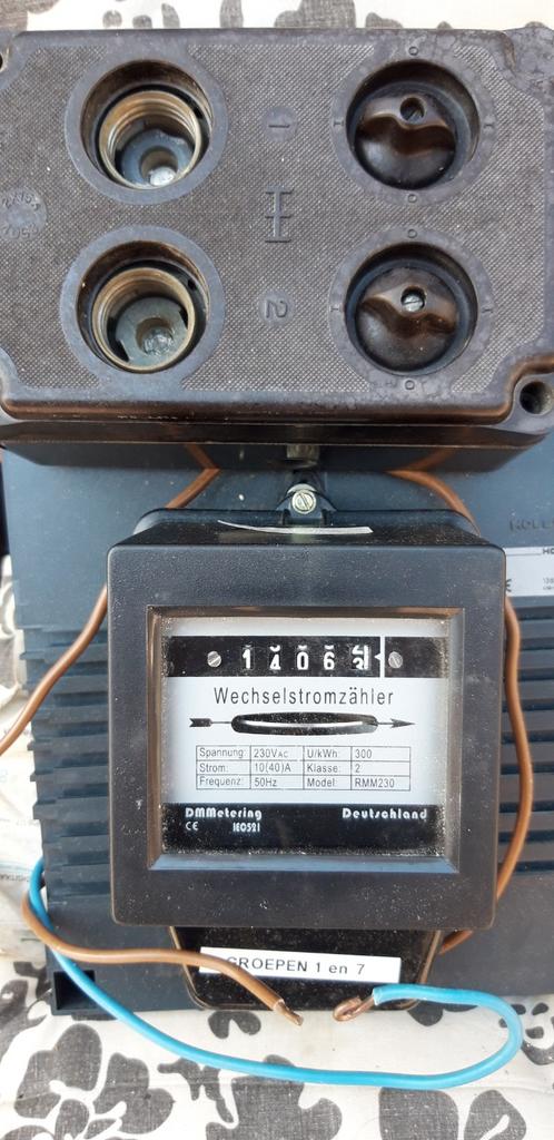Draaischijf meter. Elektra meter. Zekering kasten. Tussen me, Ophalen of Verzenden, Gebruikt, Overige typen