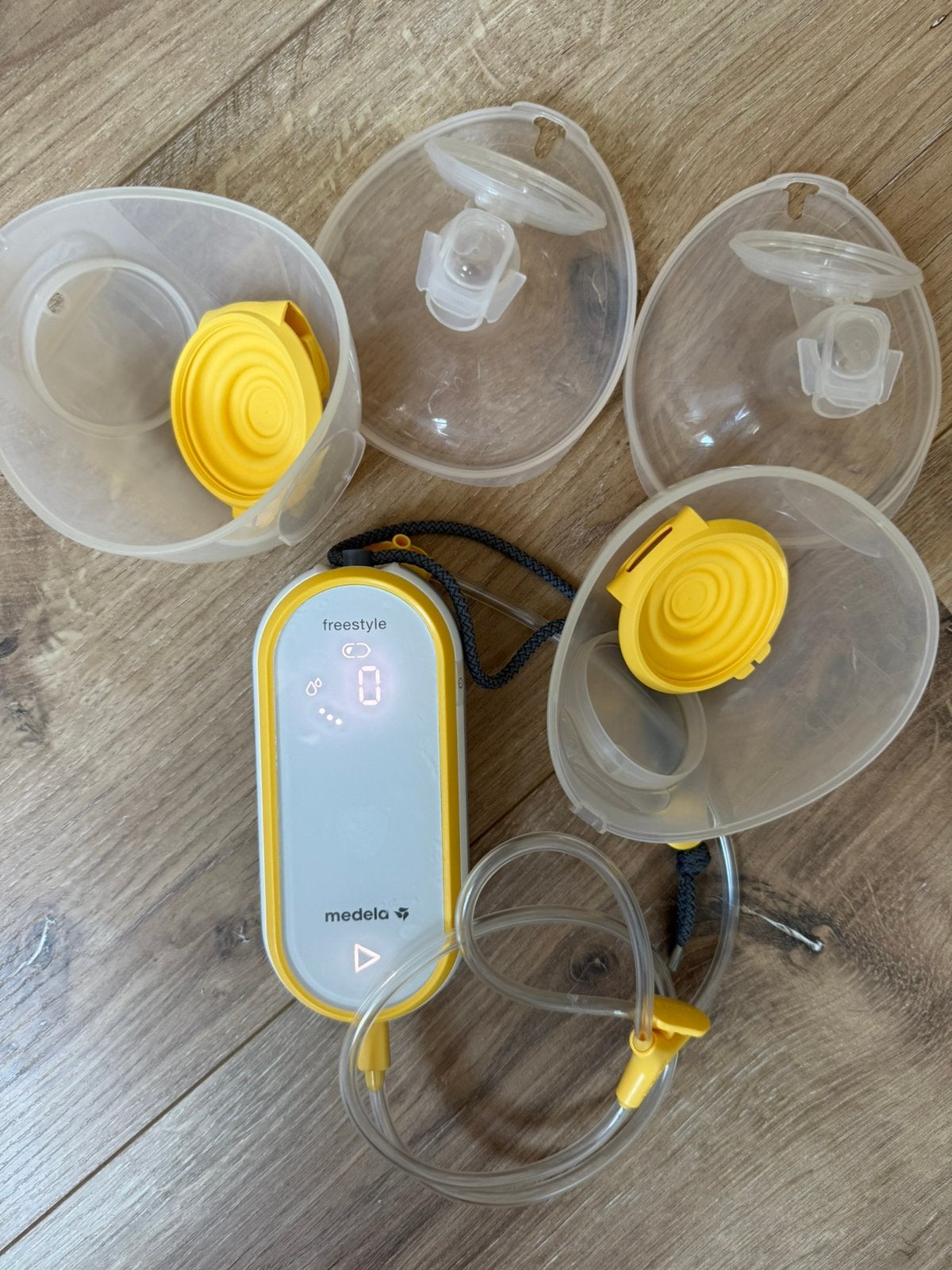 Medela handsfree borstkolf, Kinderen en Baby's, Babyvoeding en Toebehoren, Ophalen of Verzenden, Zo goed als nieuw, Borstkolf