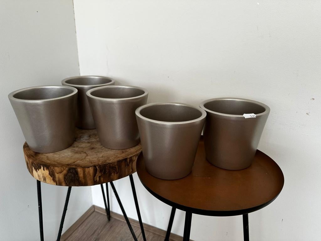 Nette champagne kleurige potten voor binnen (5x), Rond, Ophalen of Verzenden, Aardewerk, Binnen