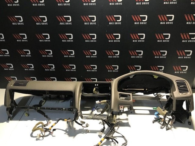Lexus LS400 dashboard RHD, Gebruikt