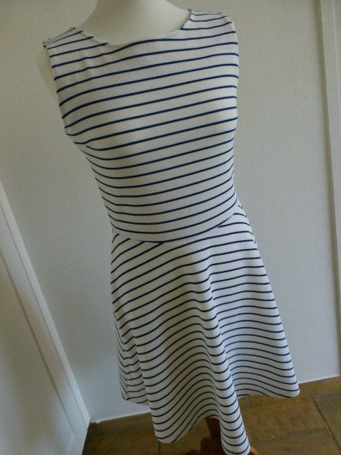 Jurk PROMOD wit met blauw streepje, maat M 38, Kleding | Dames, Maat 38/40 (M), Overige kleuren, Zo goed als nieuw, Boven de knie