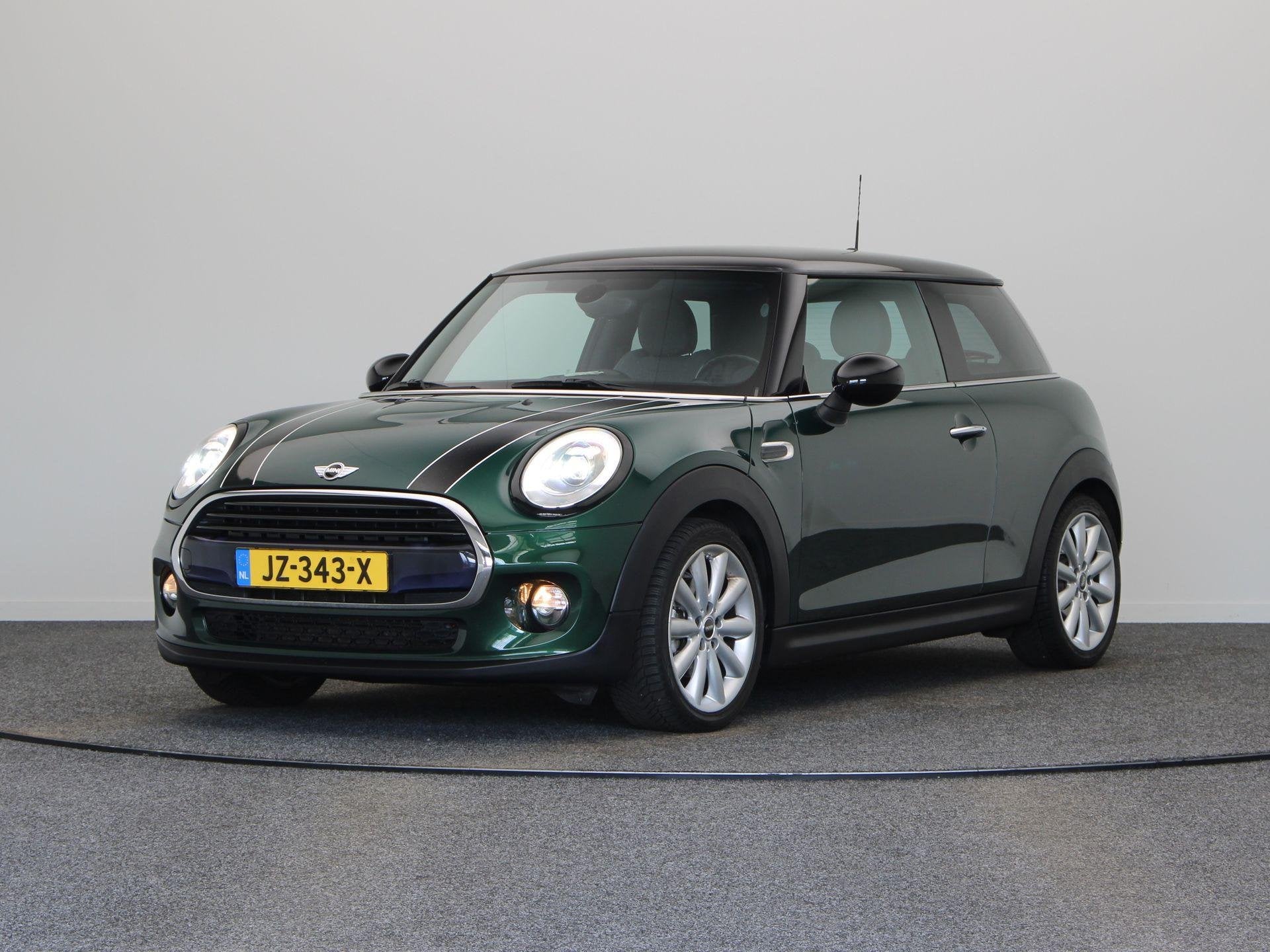 MINI 3-Deurs 1.5 Cooper Serious Business | Sportstoelen | Sp, Auto's, Mini, Voorwielaandrijving, Gebruikt, 4 stoelen, 49 €/maand