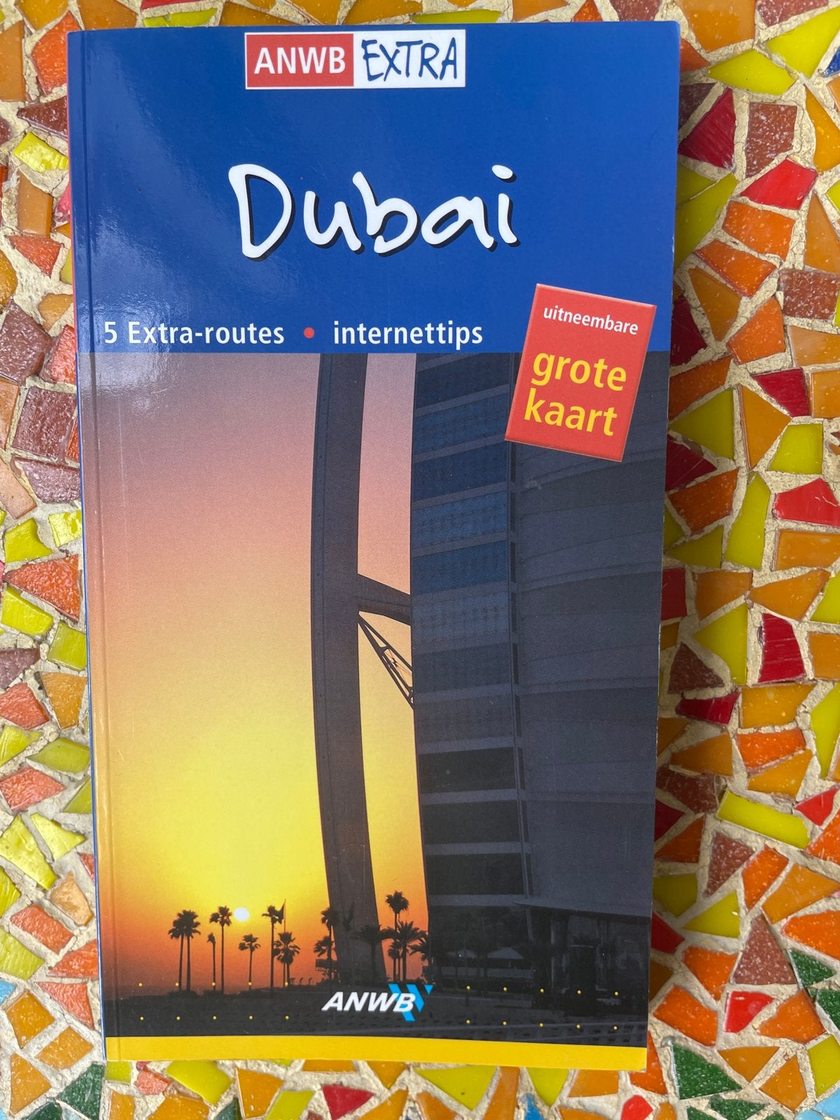 ANWB Extra Reisgids Dubai met grote kaart, Boeken, Reisgidsen, Ophalen of Verzenden, Zo goed als nieuw, Reisgids of -boek, ANWB