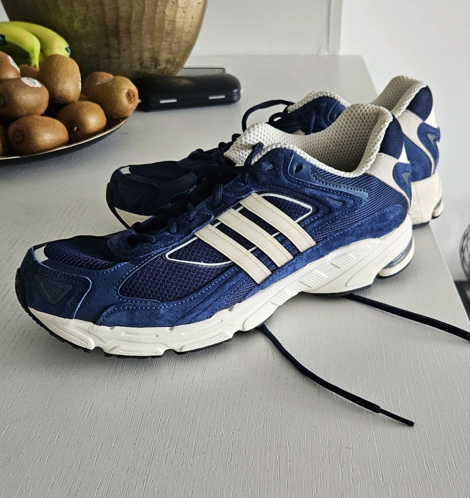 Sneakers addidas en Hoka, Ophalen, Zo goed als nieuw