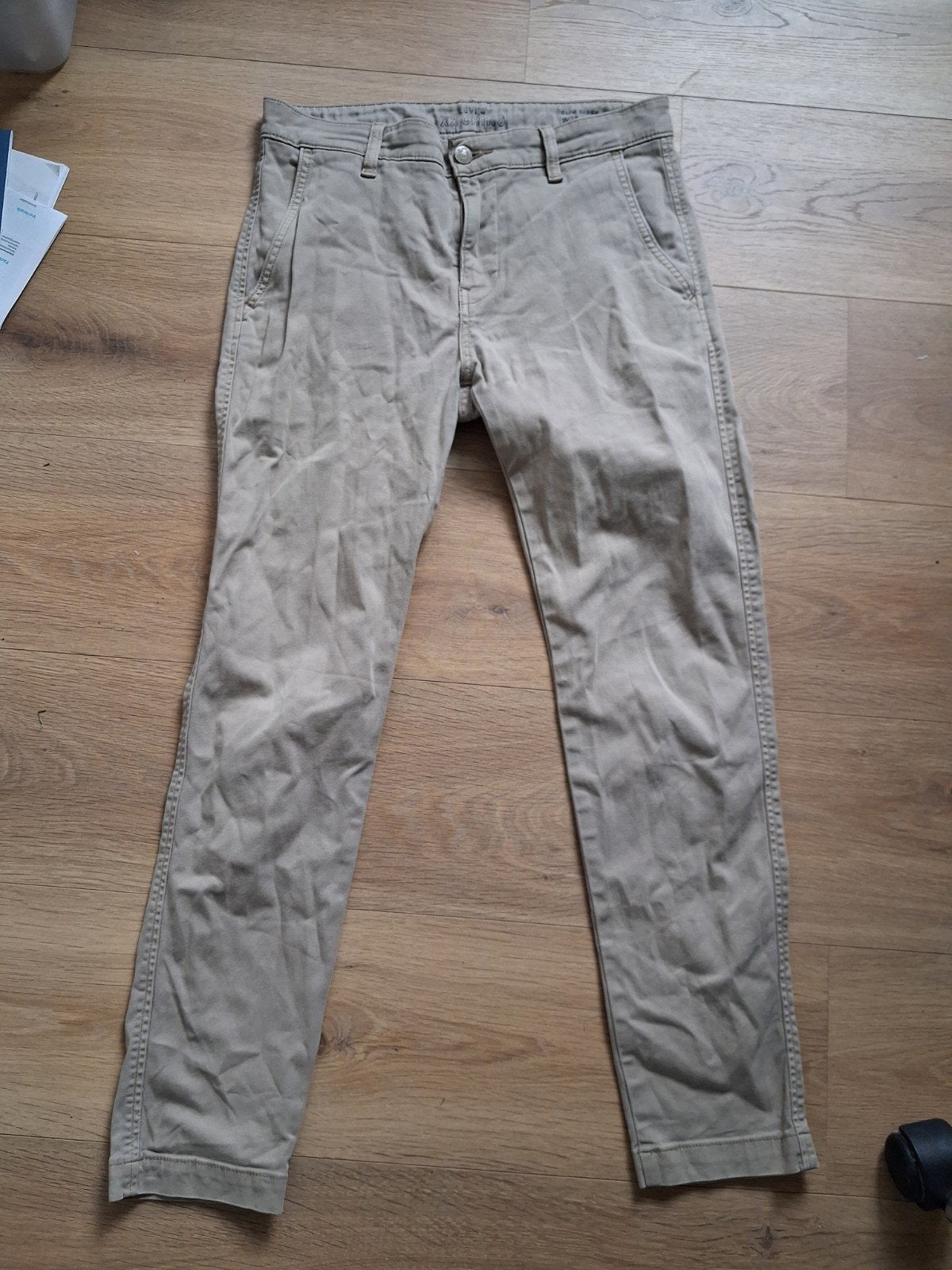 Levi's Slim Taper Chino Beige W30 L30, Levi's, Beige, Overige maten, Ophalen of Verzenden