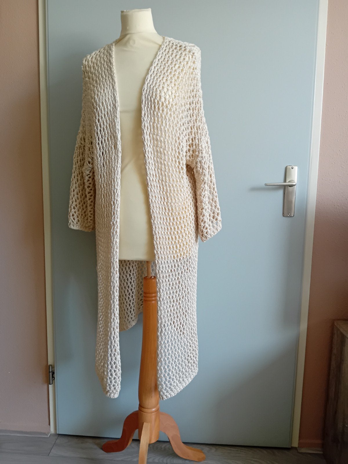 Gehaakt lang vest, Ophalen of Verzenden, Zo goed als nieuw, Maat 38/40 (M), Beige