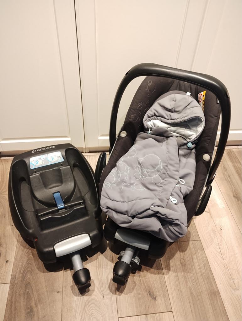Maxi cosi pebble en 
2x easybase 2, Ophalen of Verzenden