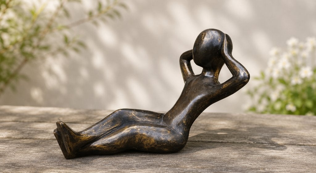 MAN RELAXEND / bronzen tuinbeeld, Tuin en Terras, Tuinbeelden, Nieuw, Info@huisentuindecoratiemarie.nl, Mensenbeeld, Huis en tuin decoratie marie