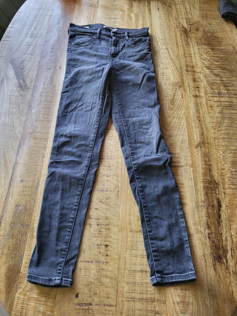 Levi's Mile High Super skinny jeans - grijs/zwart maat 26, Ophalen of Verzenden, Gedragen, Grijs, W27 (confectie 34) of kleiner