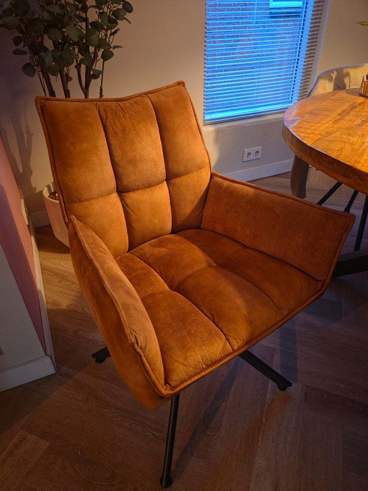 Goud/Cognac kleurige eetkamerstoelen 4 stuks, Ophalen, Modern, Comfortabel, Gebruikt, Overige kleuren