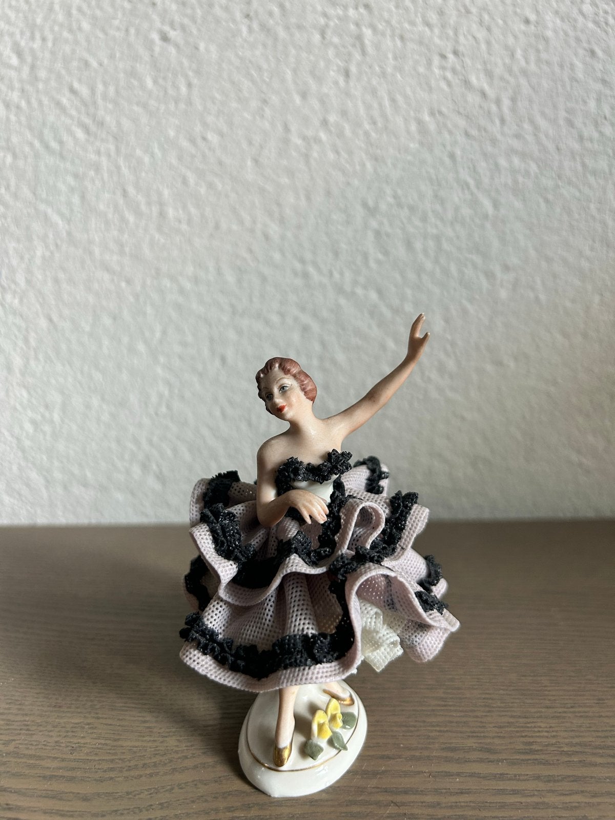 Vintage Porseleinen Danseres Beeldje -Dresden, Verzamelen, Beelden en Beeldjes, Ophalen, Zo goed als nieuw, Mens