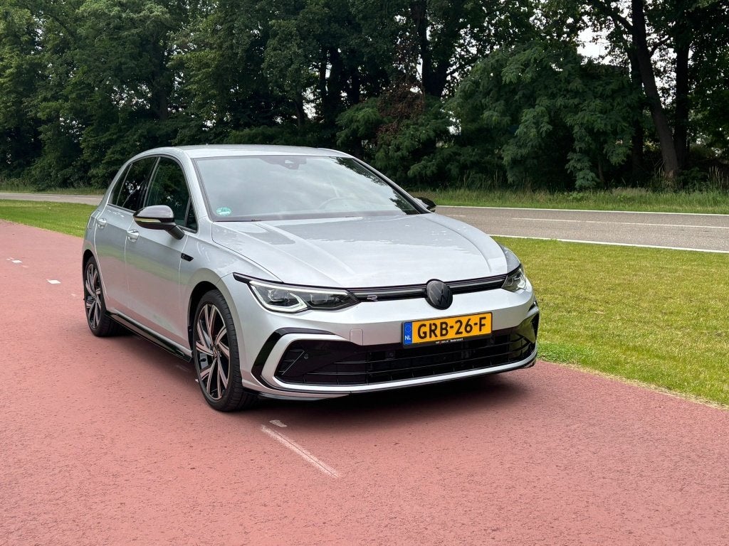 Volkswagen Golf 8 R-Line 2021 (3 X R-Line)incl grote beurt, 1498 cc, 680 kg, 4 cilinders, Parkeerassistent