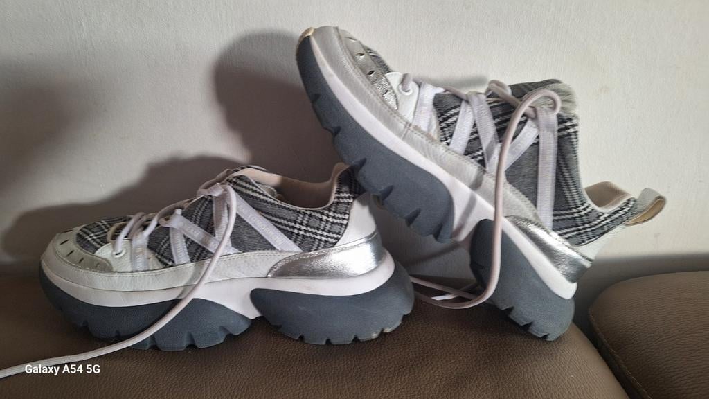 Maje dames sneaker model fastest, Ophalen of Verzenden, Zo goed als nieuw, Zwart, Sneakers of Gympen