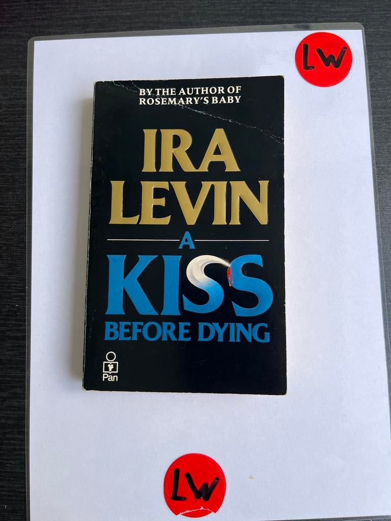 A Kiss Before Dying - Ira Levin (Engels), Ophalen of Verzenden, Zo goed als nieuw, Amerika